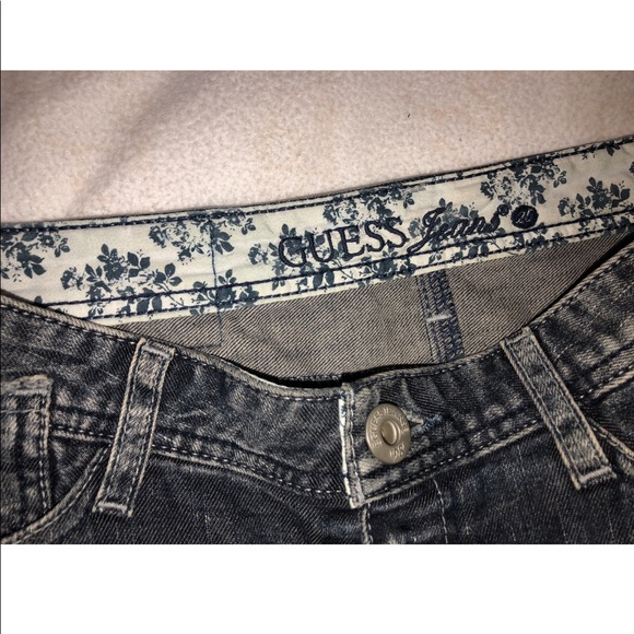 Guess Skirt - Picture 2 of 4